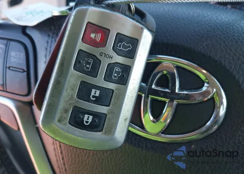 2018 Toyota Sienna Xle from USA, damaged, VIN 5TDDZ3DC6JS206368